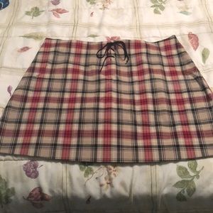 Adorable plaid mini skirt